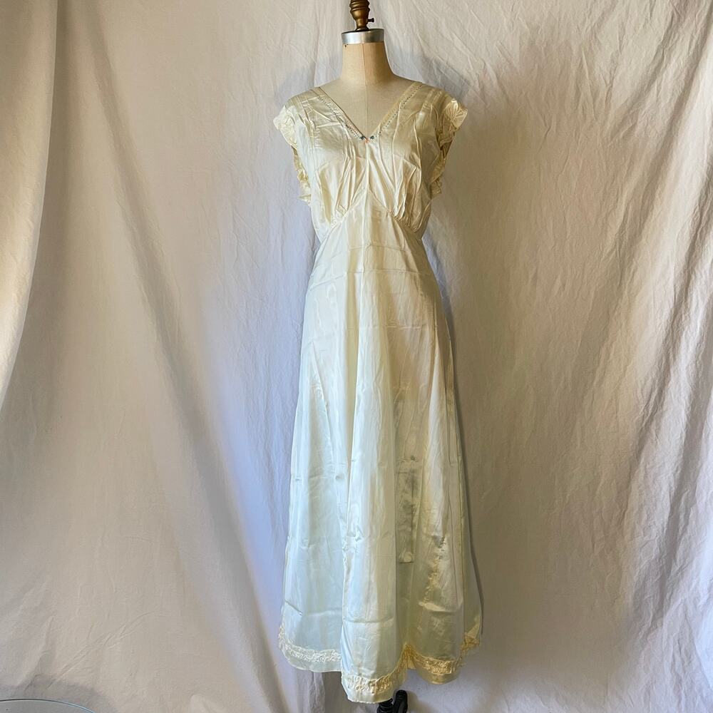 Vtg 1940s Ivory Rayon Taffeta Nightgown Hostess Gown Diamond Midriff Ruffle 40s